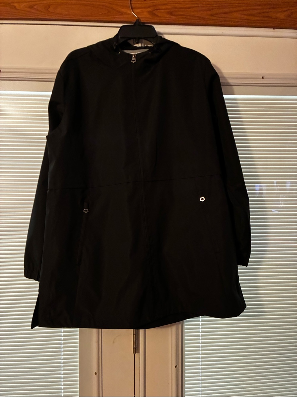 WP Weatherproof Ladies Rain Jacket! Zip Closure & Zip Pockets 100% Polyester